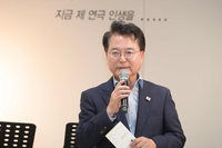 육동한 시장, ‘최지순 연극 아카이브 전시’ 개막식 참석