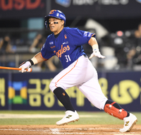 [포토] 손아섭, 7회 아쉬운 내야땅볼