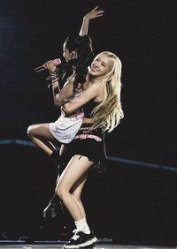 ‘지수 번쩍!’…블랙핑크, 9년 우정이 만든 괴력