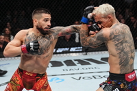 흥행과 컴백사이에서··· 토푸리아에게 KO패후 3개월만에 복귀하는 올리베이라에 우려 표명한 모이카노, 라이트급 전체에서 최악의 상대가 피지에프!