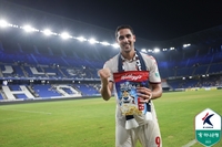 울산전 싸박 ‘활약’ 보며 요케레스 떠올린 김은중 감독…황선홍 감독은 “속도 붙으면 쉽지 않다, 탄력 줄이는 수비”[현장인터뷰]