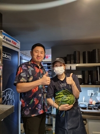 BBQ, 말복 맞아 가맹점에 수박 깜짝 선물