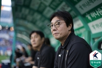 역전승에도 웃지 못한 황선홍 감독 “순간적으로 방심해 나오는 실점 많아, 이창근은 손가락 골절로 수술해야 할 수도”[현장인터뷰]