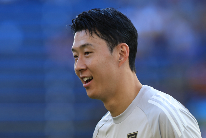 중계화면에 줄곧 잡히던 손흥민, 환호받으며 후반 16분 교체 출격…MLS 무대 ‘데뷔전’