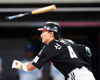 [포토]1타점 3루타 치는 LG 신민재