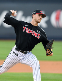 [포토]LG 톨허스트의 데뷔전