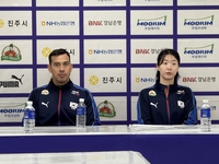 대회 첫날 아쉬운 패배, 모랄레스 감독 “20점 이후 결정력 살려야”…강소휘 “공격 리듬 찾아야”[현장인터뷰]