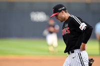 [포토]데뷔전 호투 펼친 LG 톨호스트