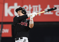 [포토]LG 박동원의 2타점 2루타