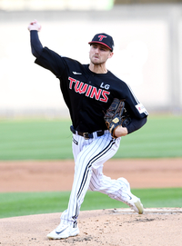 [포토]LG 톨허스트의 첫 등판