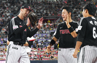 [포토]7이닝 무실점 호투로 KBO리그 데뷔전 치른 LG 톨허스트