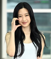 문가영, 뜨거운 청춘들의 밴드 서바이벌 ‘스틸하트클럽’ 단독 MC 발탁 [공식]