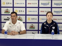 1세트 8-25 완패 후 5세트까지, 모랄레스 감독 “쉬운 일 아냐, 압박감 이겨내”…박은진 “더 잘할 수 있다”[현장인터뷰]