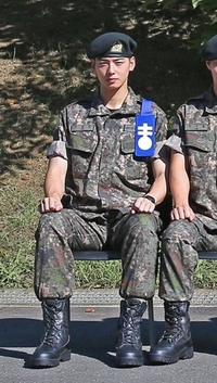 ‘군기끝판왕’ 차은우, 휴가추가?…중대장 훈련병 완장 찼다!