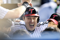 결정적인 한 방 ‘쾅’! 스리런포는 못 참지!  LG, SSG에 5-3 재역전승…염 감독 “박동원, 오늘 계기로 살아나기를” [SS문학in]