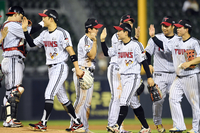 진짜 온 우주의 기운이 몰렸나…‘박동원 홈런 쾅!’ LG, ‘막판 스퍼트’로 SSG에 5-3 역전승 [SS문학in]