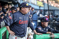 한때 1위도 넘봤는데→팀 타율 ‘꼴찌’+순위 하락 ‘위기’… 롯데, 이러다간 ‘가을 야구’도 쉽지 않다 [SS포커스]