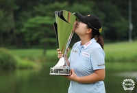 ‘아깝다 30언더!’ 홍정민 새단장한 몽베르서 KLPGA투어 최소타 신기록 “건강 회복에 감사”