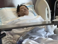 또 사망설 돈 이연걸, 종양 수술 후 병원서 포착된 근황
