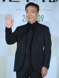 [포토] 이성민 ‘다정한 인사’