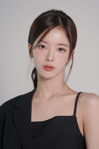 “두산 승리 위해 열심히 응원할 것” 배우 노정의, 두산 승리 기원 시구자로 나선다