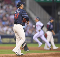 [포토] 나균안 ‘홈런을 허용하고 말았어’