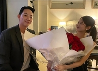 ‘하트시그널2’ 이규빈♥모델 순미, 백송이 장미와 함께 프로포즈…사랑과 함께 완성한 미소