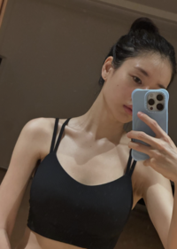 ‘슬림 탄탄의 정석’…안은진, 날렵한 턱선+쇄골에 감탄