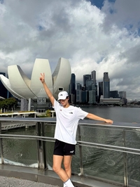 박보검, 싱가포르에서 ‘815런’ 동참…팬미팅 투어 중 빛난 애국심