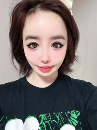 ‘활동 중단’ 박봄, 한밤중 스모키 메이크업으로 생존신고 “사랑해” [★SNS]