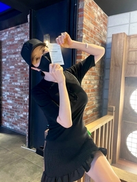 김혜수, 콘서트 영화 ‘스탑 메이킹 센스’ 관람 인증…토킹 헤즈에 대한 뜨거운 팬심