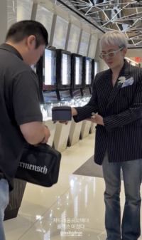 지드래곤, 댄서 이어 경호원에게도 시계 선물...‘통 큰 플렉스’