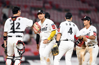 ‘팀 승률 5할’ 수두룩…가을야구 티켓 향한 치열한 공방 속 KT “최대한 승수 많이 쌓아야” [SS시선집중]