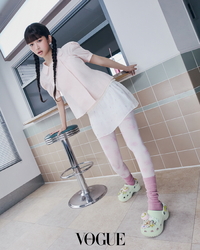 IVE 레이, 크록스 ‘하이츠 컬렉션’ 장착…“어디든 런웨이로”