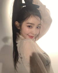 아이린, 세월을 잊은 동안 미모…우아+러블리 매력 발산