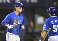 [포토] 박승규, 7회 시원한 솔로포