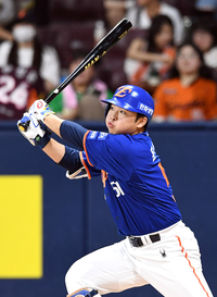 [포토]한화 문현빈의 2루타