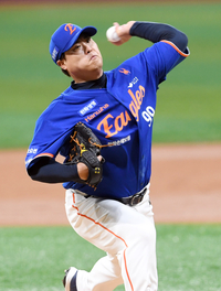 [포토]시즌 7승 노리는 한화 선발 류현진