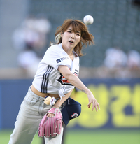 [포토] 주현미 딸 오아베 수연, 두산 경기 시구