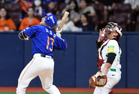 [포토]한화 최재훈, 떠버렸다...