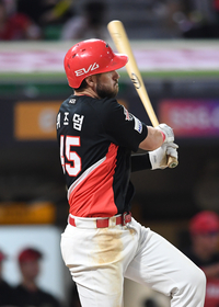 [포토]적시타 KIA 위즈덤, 2점 더!