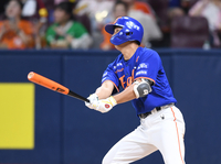 [포토] 이원석 ‘5회 경기 뒤집는 희생타’