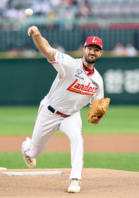 [포토]SSG 앤더슨, 시즌 10승을 향한 역투