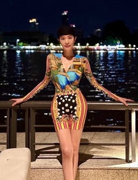 김혜수의 파격적 패션, 비율 미쳤다!