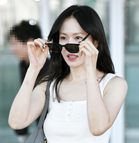 우아함과 시크함이 넘친 손예진, 팬들의 요청에 선글라스를 내려놓는 매너도 만점!