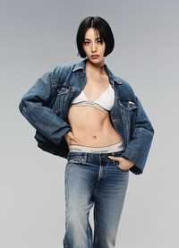 나나, 데님 속 숨겨운 완벽한 몸매