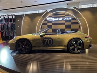 포르쉐는 왜 한정판 모델 ‘911 스피릿 70’을 공개했나 [SS현장]