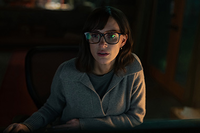 제시카 차스테인, 비밀 수사관으로 돌아온다…‘더 사반트’ 메인 예고편 공개