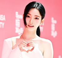 경찰 총출동! 카리나, 우아하면서 섹시한 미니멀 룩으로 팬들을 뜨겁게 만들어