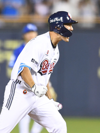 [포토]두산 안재석, 5연패 끊는 끝내기 안타